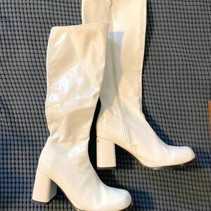 Ellie Women's White Heel Zipper Go Go Boots SZ 8